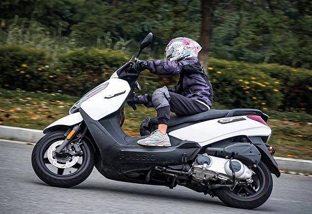 摩友试驾比亚乔x7——250踏板的性价比之王?