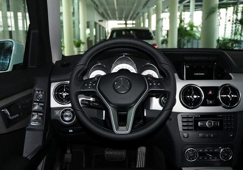 奔驰glk级 _2013款 glk 300 4matic 动感天窗型--驾驶位