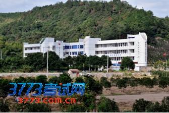 nex 学校概括   宁波市鄞州区鄞江镇中心初级中学,地处鄞江镇悬慈村