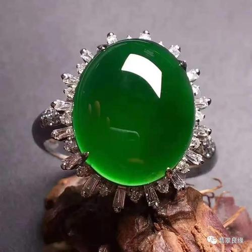 上亿老坑玻璃种帝王绿翡翠贵在哪里看看行内人的分析