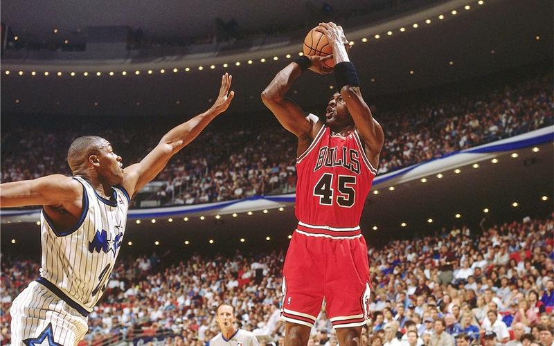 一人一招:最具观赏性的杀招之后仰跳投|乔丹|科比|动作_新浪新闻