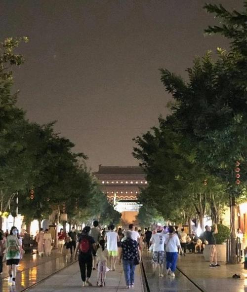 北京夜晚打卡胜地北京人很少去外地人却特别多