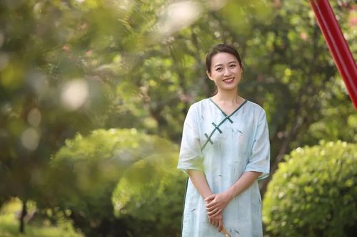 这个广告可以吧,那时候呢,普通工人的月工资也就在20元左右,大家可以