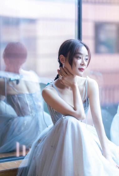 袁姗姗白纱长裙优雅写真图片19