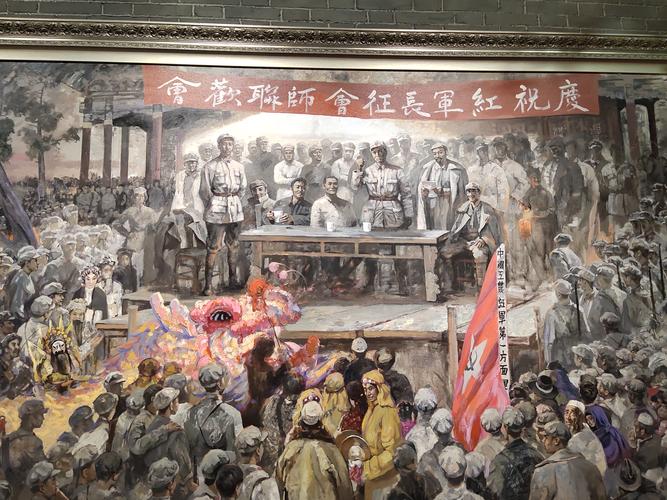 1935年6月,中央红军与红四方面军在四川懋功会师.