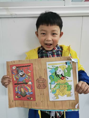 红苹果幼儿园果果二班———创意美术《门神》