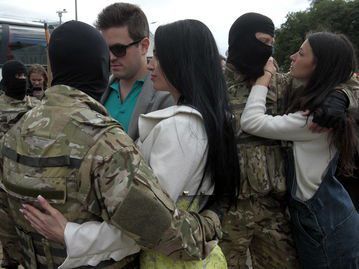 乌克兰特战小组深夜突袭,端掉东部武装一线哨所,杀死所有士兵!