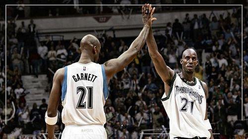 8年后重归森林狼的加内特与当年还是森林狼狼王的加内特击掌