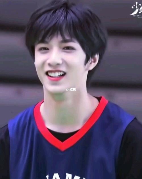 原来刘耀文笑起来嘴巴是心形得97_刘耀文_时代少年团_时代少年团刘