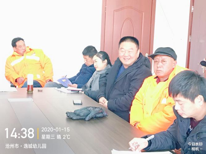 在热情高涨的总结汇报过程中,班组长朱艳峰也迫不及待地分享了自己的