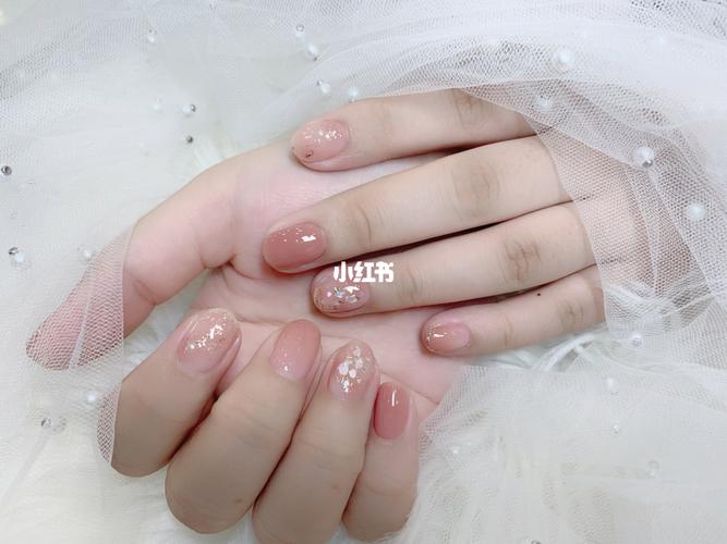 结婚美甲款式我要低调显白还精致的_显白_婚姻_美甲_婚甲_备婚_夏天去
