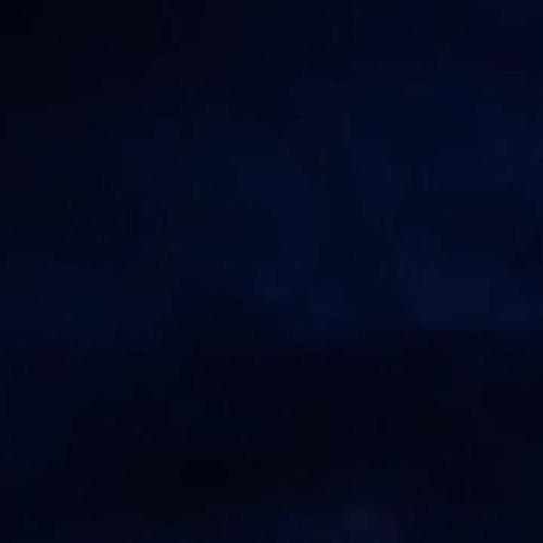 有哪些好看的黑色系头像,以及配套的背景?