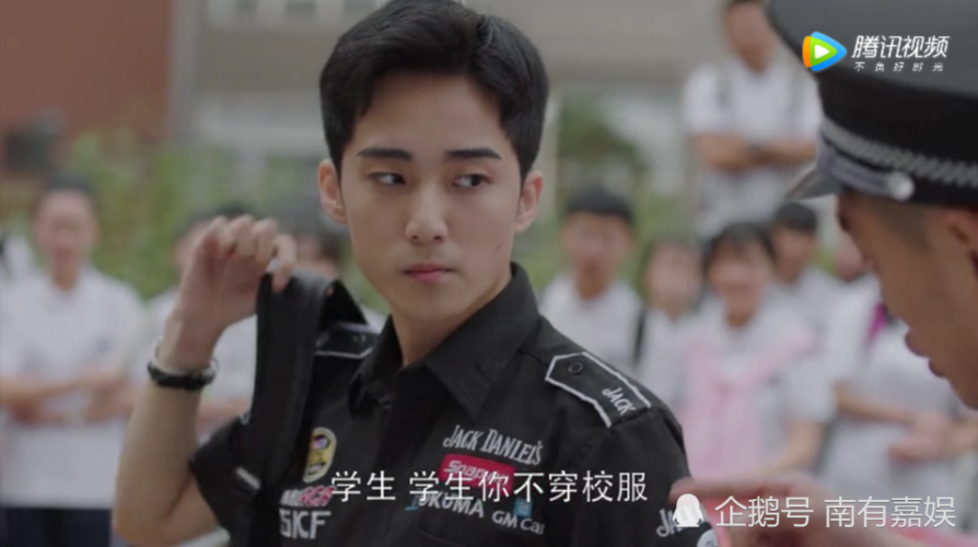小欢喜:季杨杨开跑车进校园引轰动,方一凡快递乌龟给