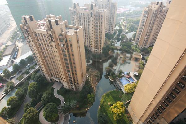 春申景城三期,小区新,品质高,精装158平大3房,满五无税.