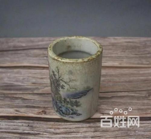 古代笔筒一个.
