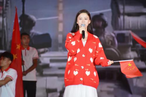 演员曹星儿与著名艺术家李光羲同台唱响经典