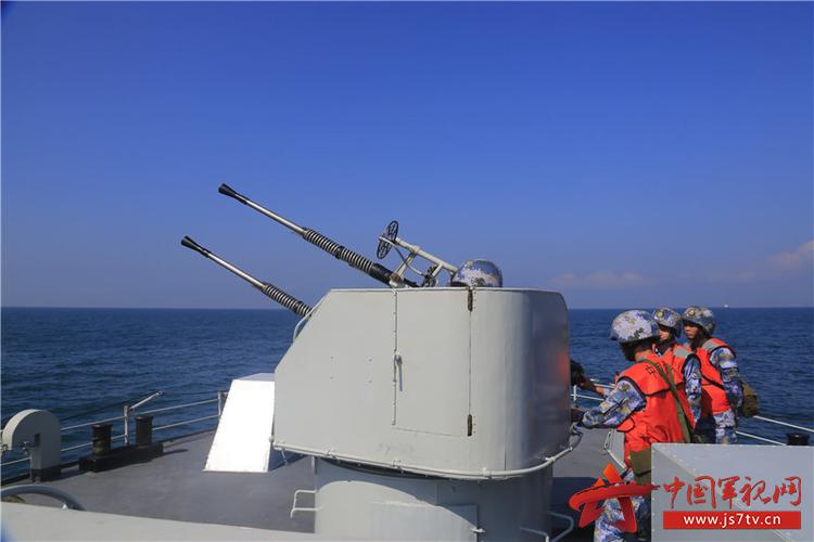 标签:驻香港部队某舰艇大队舰艇官兵海上射击考核