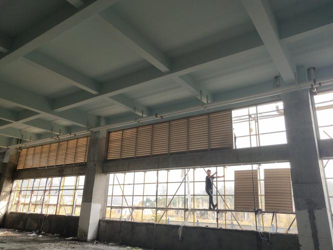 3#厂房底层百叶窗安装