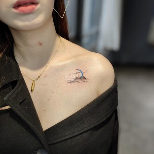 女性锁骨小纹身图案大全