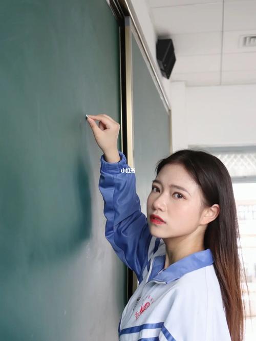 穿着初中的校服回到高中_校服_陕西省汉中中学自由行热门攻略_生活