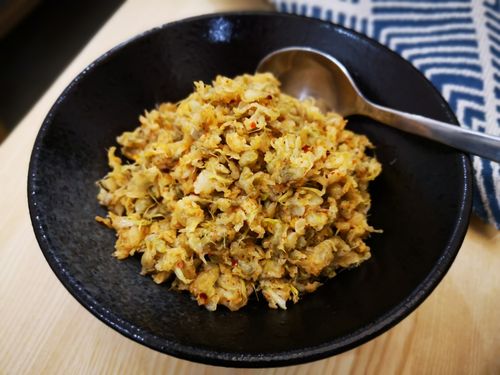 这碗槐花麦饭,是否是你记忆中的味道?