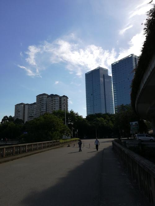 广东省广州市荔湾区龙溪大道辅路1号靠近芳和花园综合