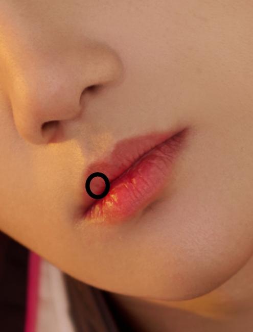 徐子未上嘴唇是有痣吗?