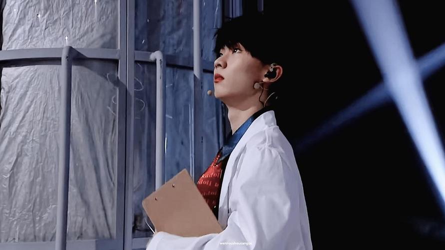 上一张 下一张 浏览所有剧照 查看原图 马嘉祺《末路狂花》舞台照