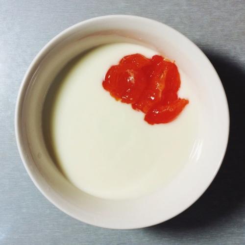 柿子和酸奶能一起吃吗 柿子和酸奶一起吃有什么危害