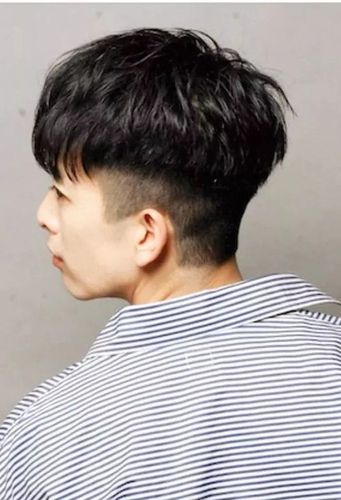 自然卷男生适合什么发型 男生帅气短头发展示