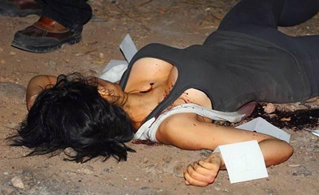 "最美女毒枭",第二个死前提尴尬要求,第一个颜值逆天!