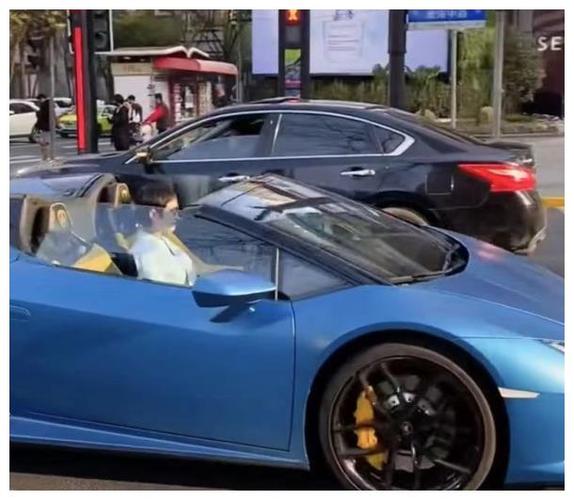 孙俪开着320万的豪车炸街豪车对明星来说九牛一毛