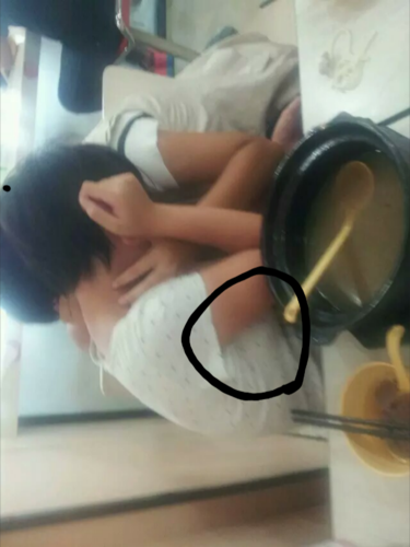 女生今年13岁跑起步来胸在抖算大吗