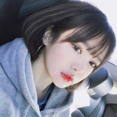 短发美女微信头像图片 高清好看的女生短发微信头像