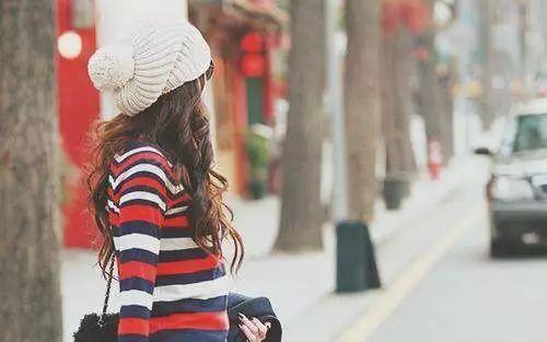 《爱情是伤感的》3首伤感情歌连唱,听一次心痛一次!