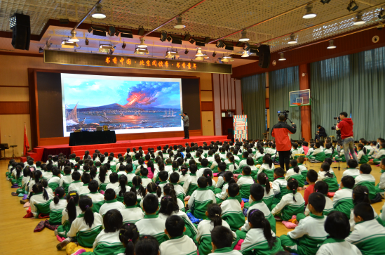 北京阅读季:书香童年进校园名家讲座走进崇文小学