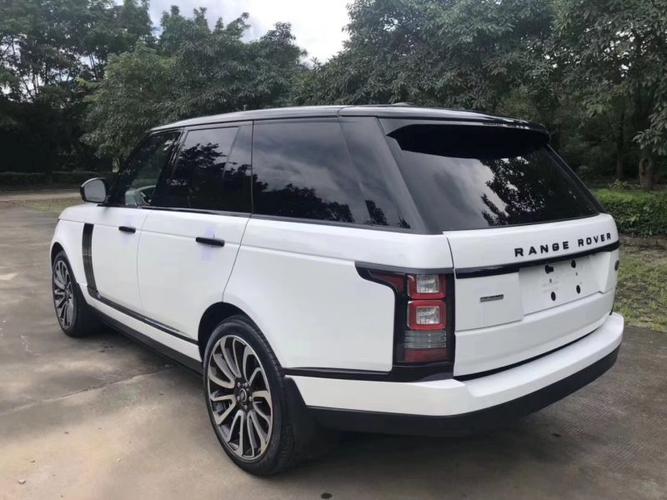 2015年 路虎揽胜创世4座版 v8 5.0t 白色棕内