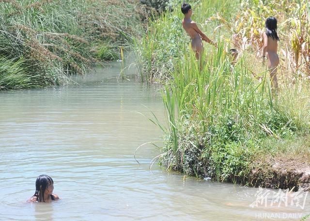 孩子,请不要私自下河游泳