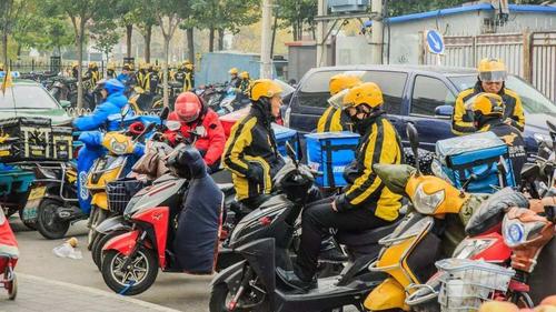 只剩8分钟!骑手的安全不管了吗?美团:别找理由