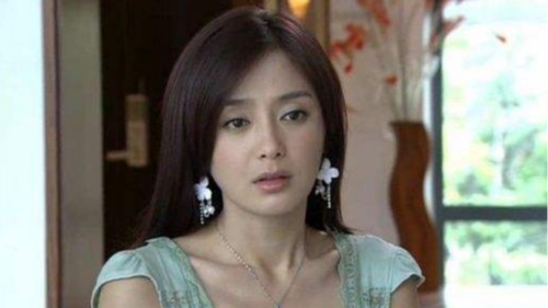 服务升级 82010年《真情错爱》:雪蕙和秦岚吐露真情,诚心向秦岚道歉