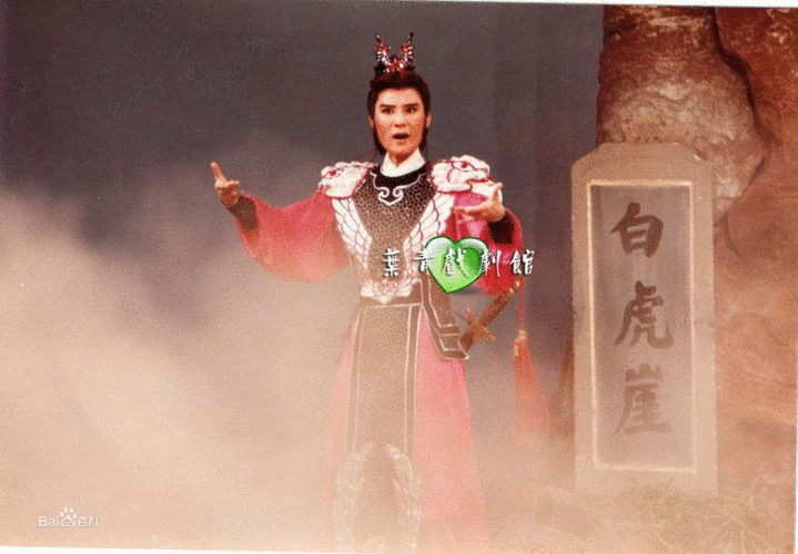 或许有很多人难以想象,为什么在歌仔戏没落了之后,叶青还能继续拥有