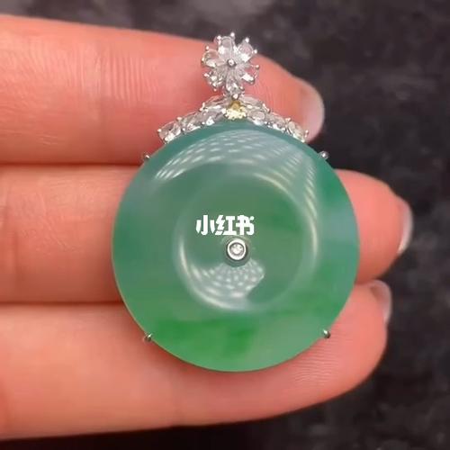 翡翠_平安扣_时尚_配饰