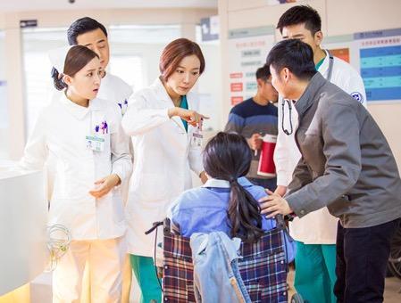 《急诊科医生》热播 刘荫诠释最美护士戳泪点