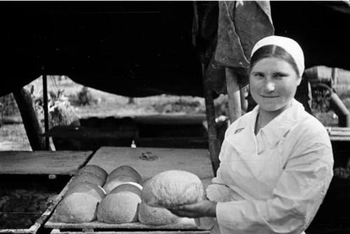 苏联战争期间的黑面包,为何会受到人们如此欢迎呢?