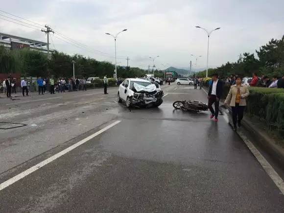 承德平泉平铁线发生严重交通事故!