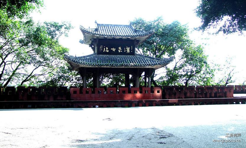 标题:乐山育贤街