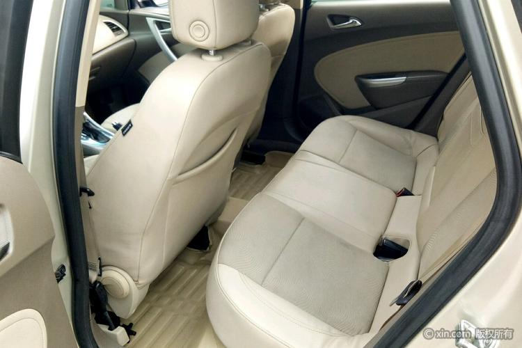 别克英朗后排全景