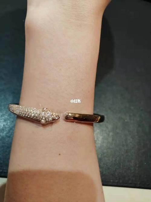 卡地亚猎豹钻戒指和手镯选哪个?_手镯_戒指_钻戒_玫瑰