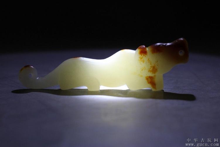 商周/古玉/老玉/凝脂玉白玉桂花沁圆雕玉虎把件极致完美品相包老