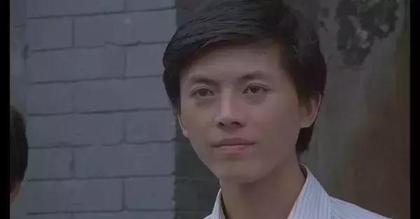 原创演技与颜值型反派,邹兆龙是其小弟《鼠胆龙威》演医生成经典